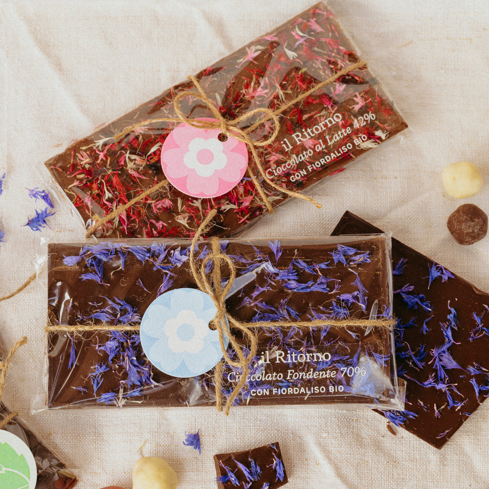 
                      
                        Cioccolato Fondente 70% con Fiori di Fiordaliso 100g
                      
                    